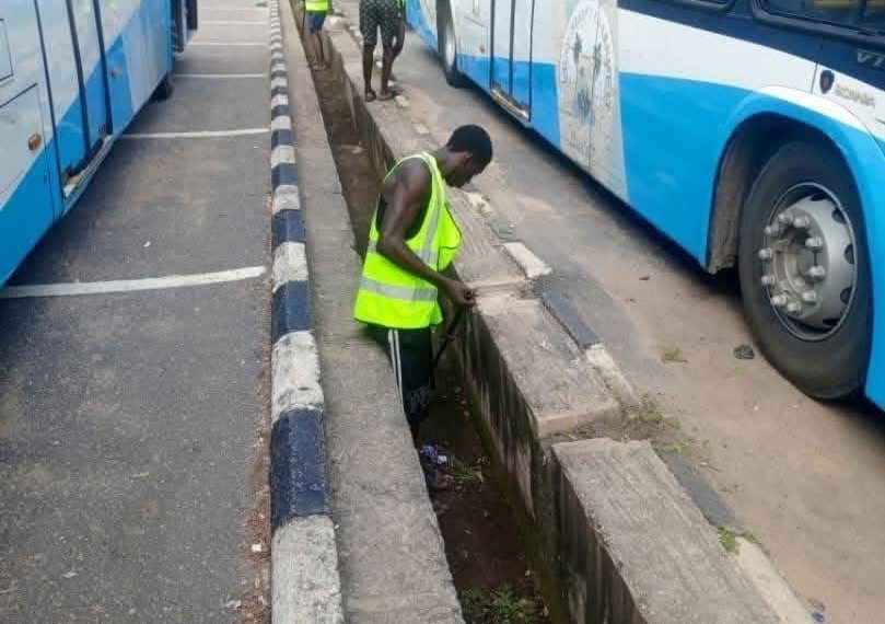 Two bakery workers sentenced for stealing five loaves of bread in Lagos – Photos