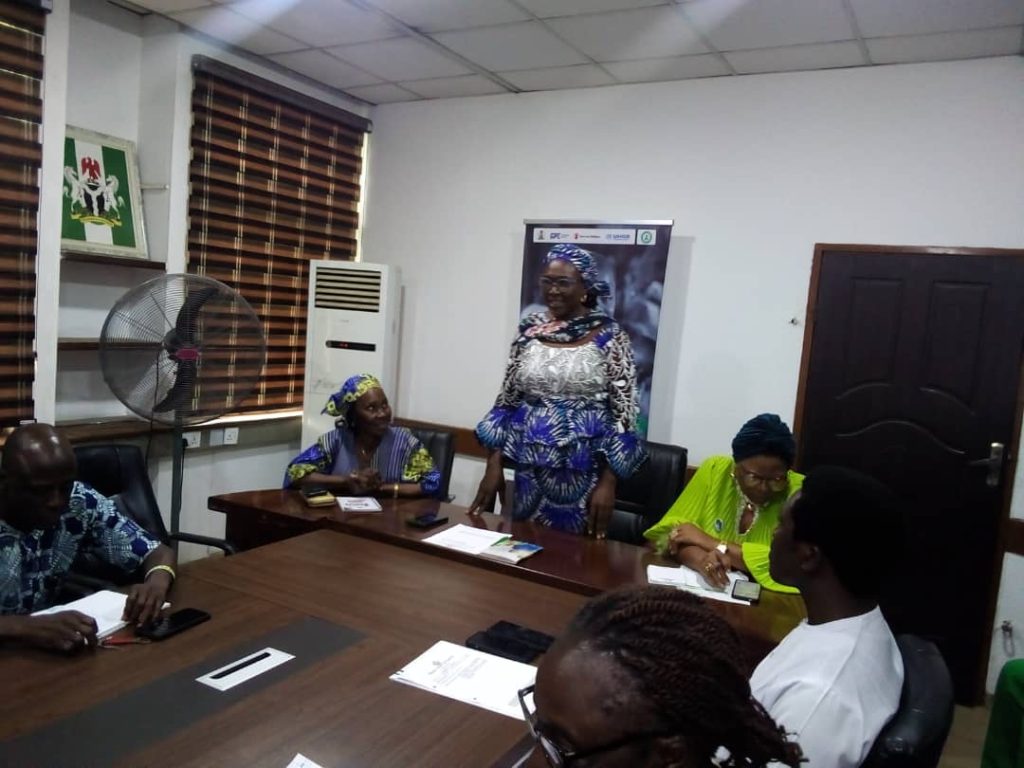 fb6f5eec-a6cc-4208-898c-4e5d445636fe